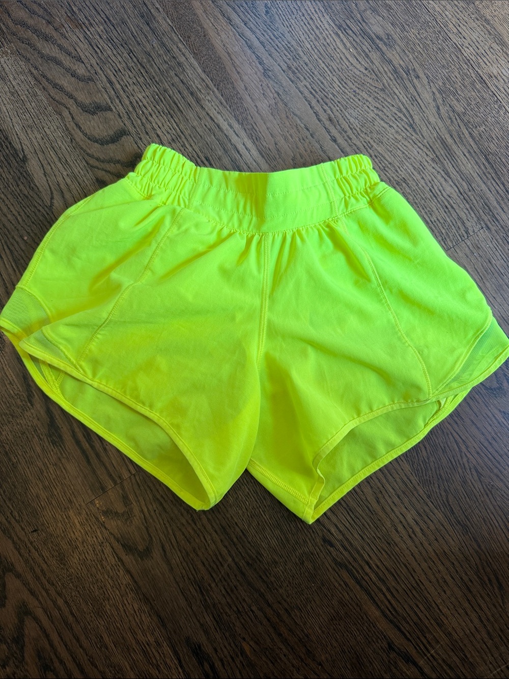Lululemon hotty hot shorts yellow lime neon size 0